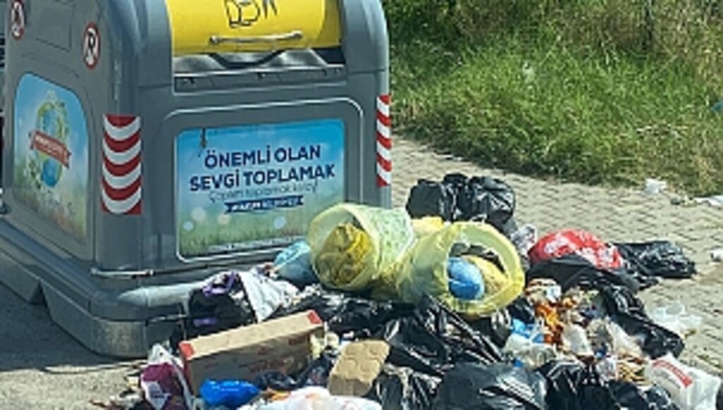 Atakum Belediyesi'nden 'Çöp Konteyneri' Tepkisi