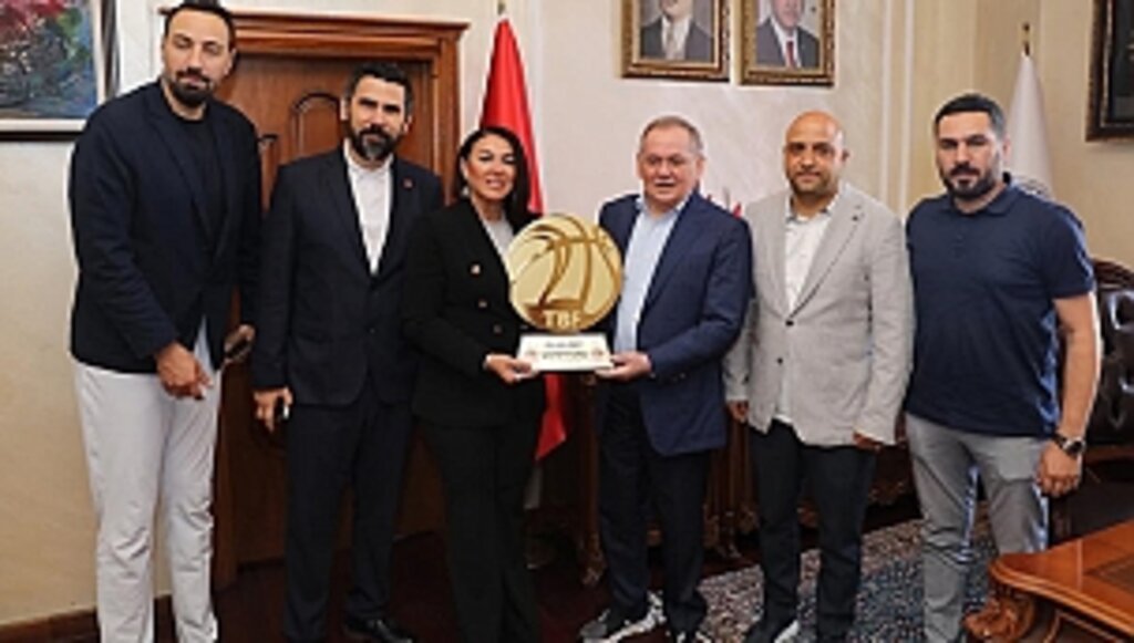 Başkan Demir'e "Kupalı " Ziyaret 