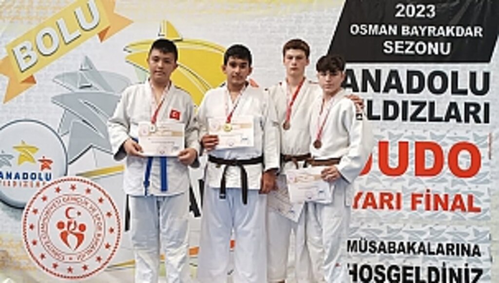 İlkadımlı Sporcular 4 Altın Madalya İle Dönüyor 