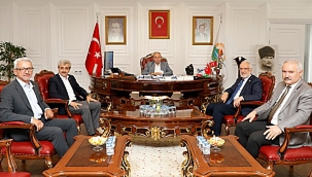 Karaman, Başkan Demirtaş'ı Makamında Ziyaret Etti