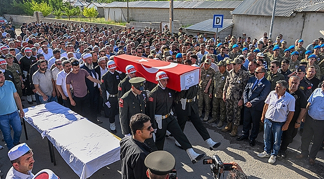 Şehidimiz Enes Kırmızıkoç Dualarla Son Yolculuğuna Uğurlandı