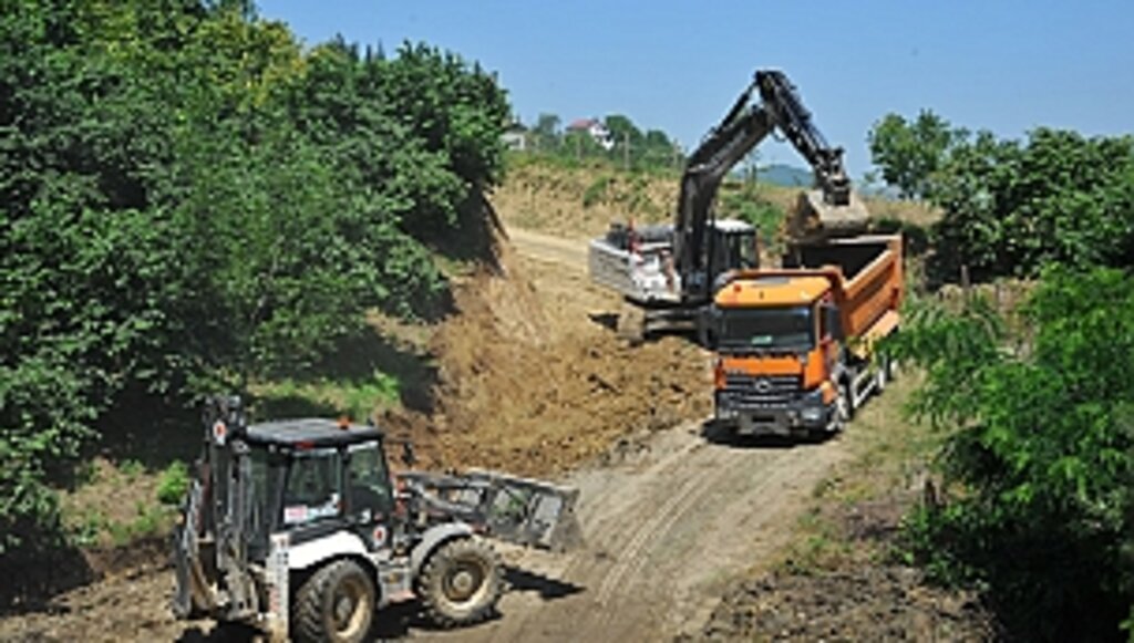 Yol problemi olan hiçbir mahalle kalmayacak