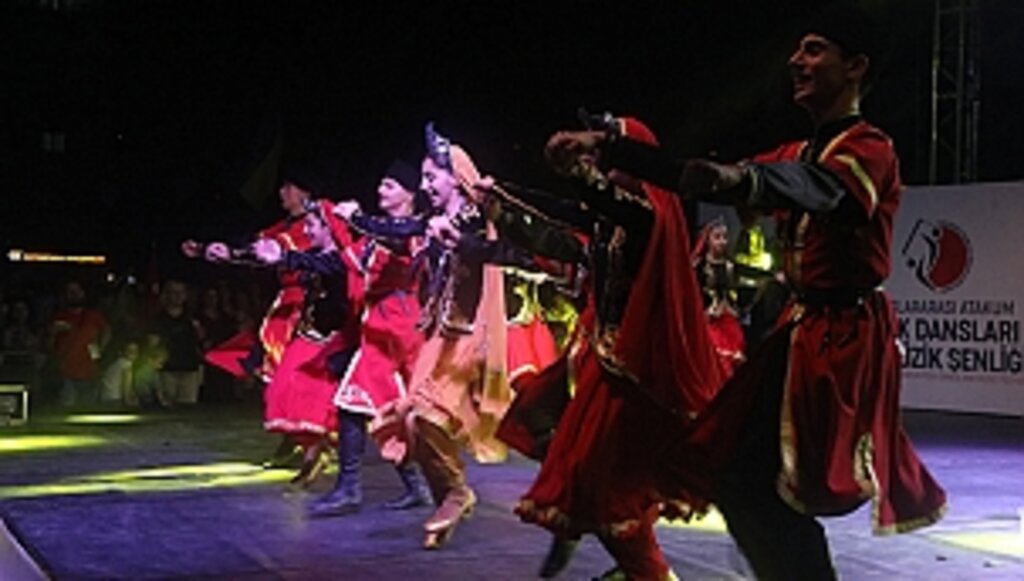 Atakum'dan Dans ve Müzikle Barış Mesajı