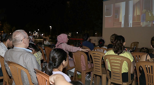 Başkan Demir, Çocuklarla Birlikte Film İzledi