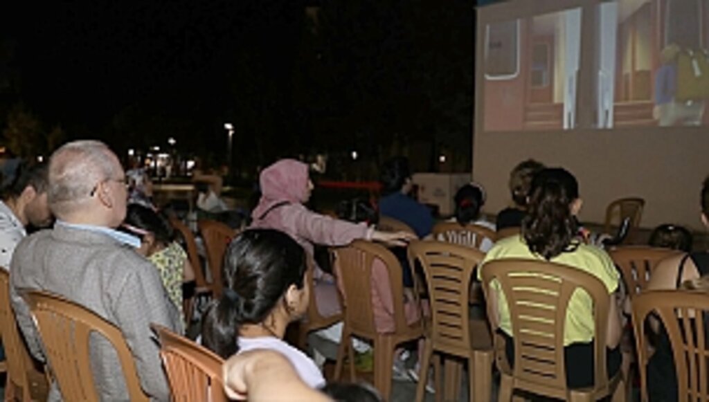 Başkan Demir, Çocuklarla Birlikte Film İzledi