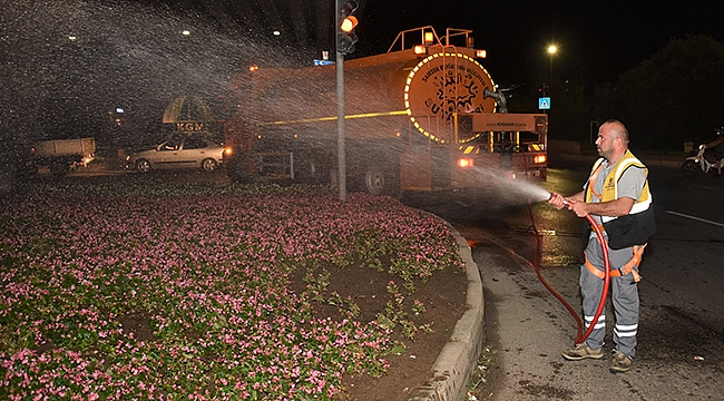 Büyükşehir'den Yeşil Alanlar İçin Gece Mesaisi