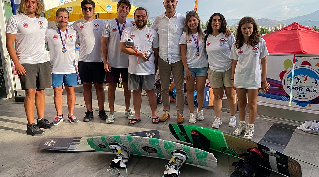 Büyükşehir'in Su Kayağı Takımı Türkiye şampiyonu oldu