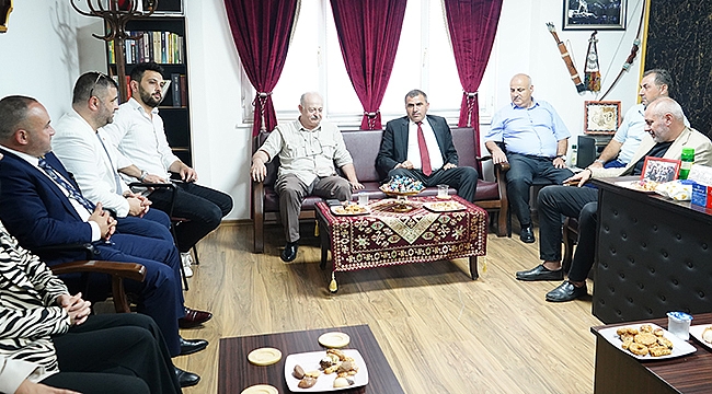 MHP Samsun İl Başkanı Burhan Mucur ve Yönetimi, Sivil Toplum Kuruluşlarını Ziyaret Etti