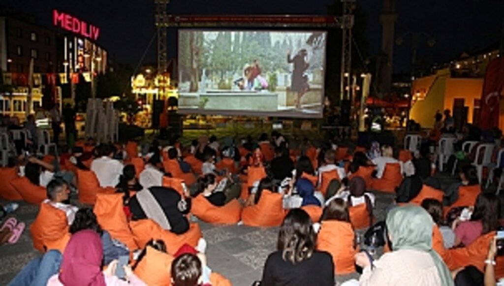 Nostaljik Açık Hava Sinema Günleri 18 Ağustos'ta İlkadım'da Başlıyor