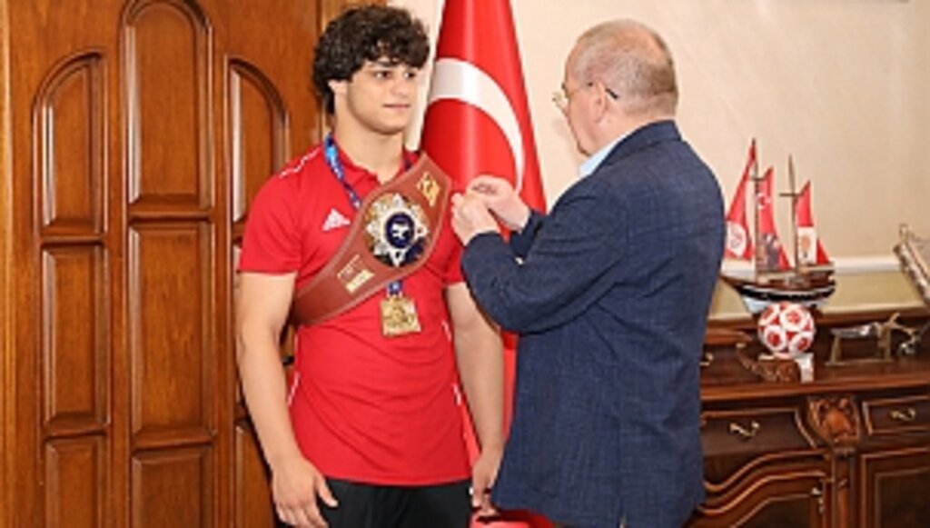 Şampiyondan Başkan Demir'e Teşekkür