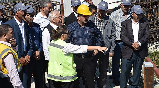 17 İlçeden 535 Muhtar Büyükşehir'in Projelerini Yerinde Gördü