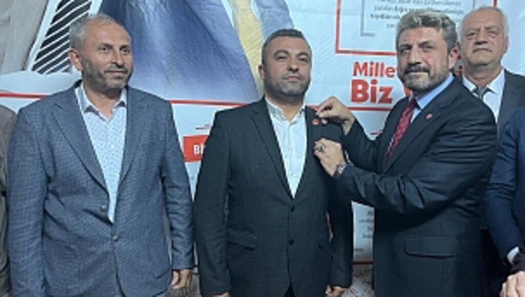 AK Parti ve MHP'li iki meclis üyesi Yeniden Refah'a geçti