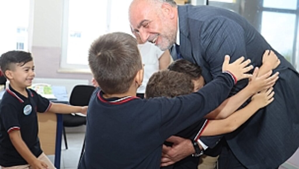 Başkan Sandıkçı, Öğrencilere Başarı Dileklerinde Bulundu