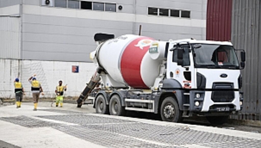 Beton yollarla ulaşım altyapısı güçleniyor