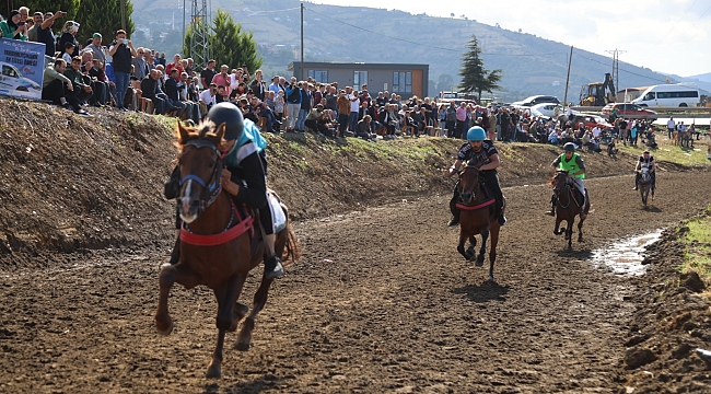 Canik Atları Dört Nala Koştu