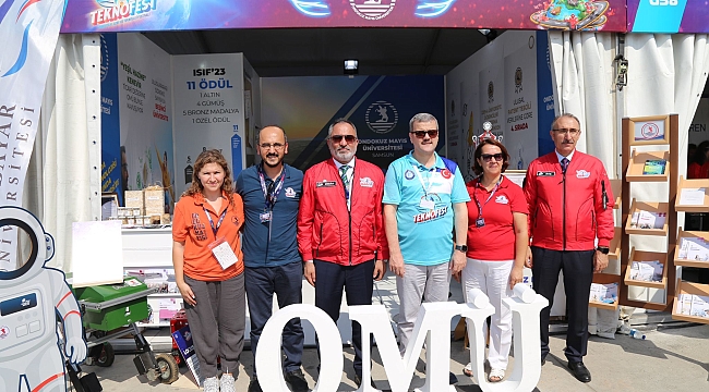 Önemli İsimler TEKNOFEST İzmir'de OMÜ Standına Konuk Oldu