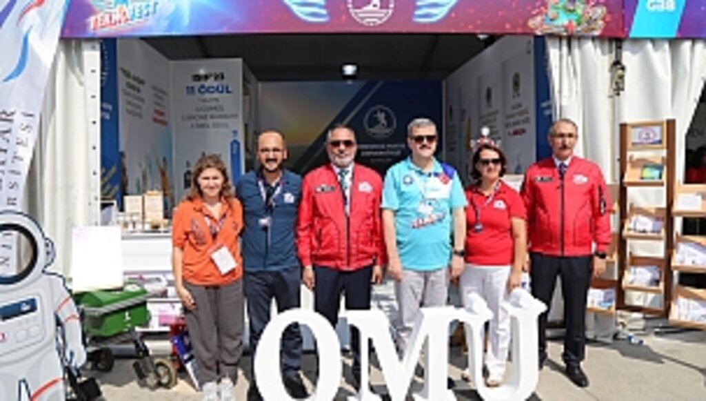 Önemli İsimler TEKNOFEST İzmir'de OMÜ Standına Konuk Oldu