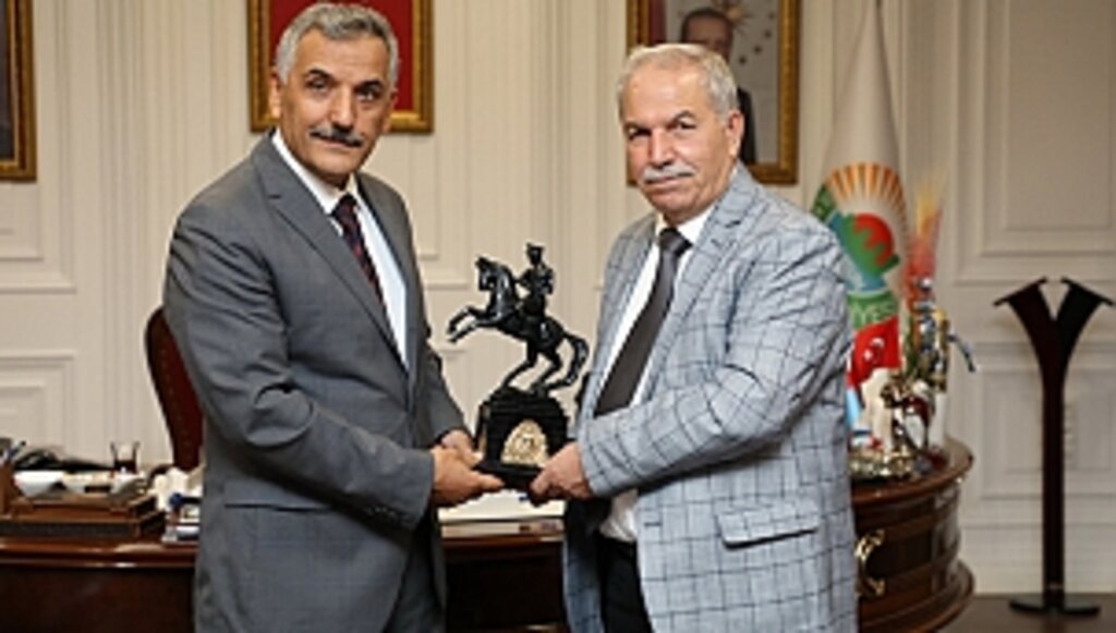 Samsun'un Eski Valisi Osman Kaymak Başkan Demirtaş'ı Ziyaret Etti