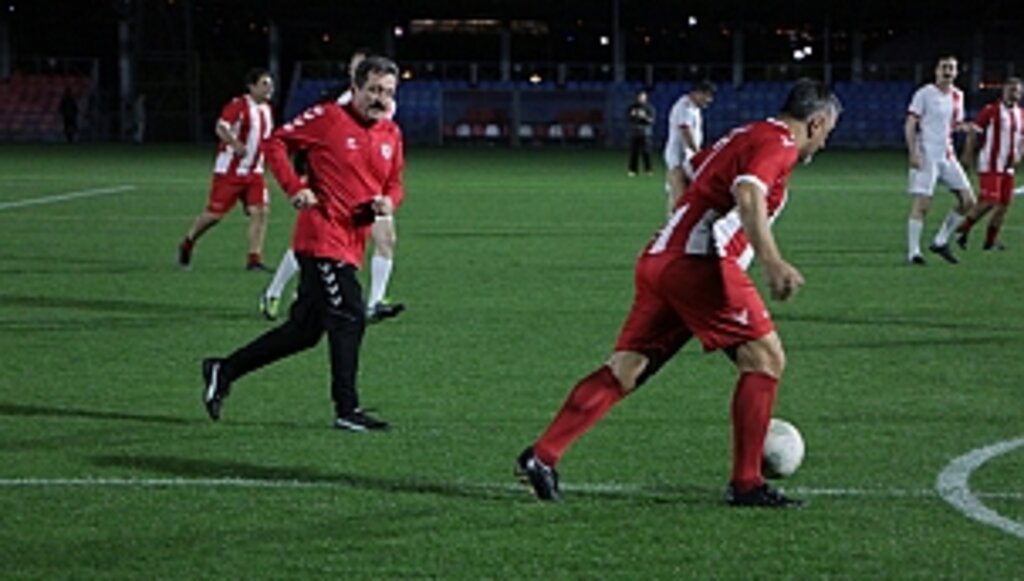 İl Protokolü İle Samsunsporlu Eski Futbolcular Dostluk Maçında Karşılaştı