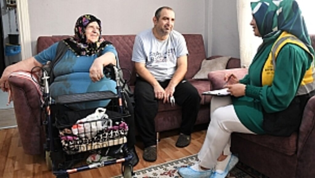 Sağlıklı yaşamaları için üniversiteyi bitirdi