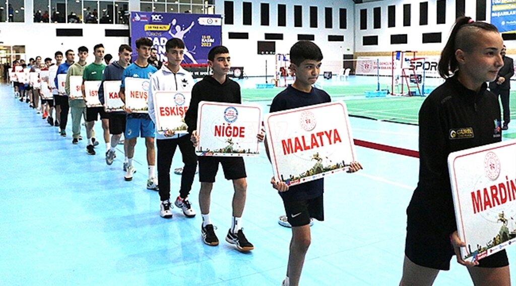 19 Yaş Altı Badminton Türkiye Şampiyonası başladı