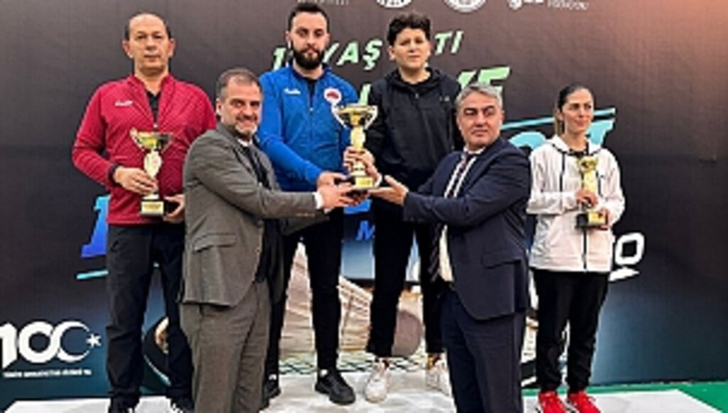 Büyükşehir, 2 Haftada 2 Kez Kulüpler Türkiye Şampiyonu Oldu