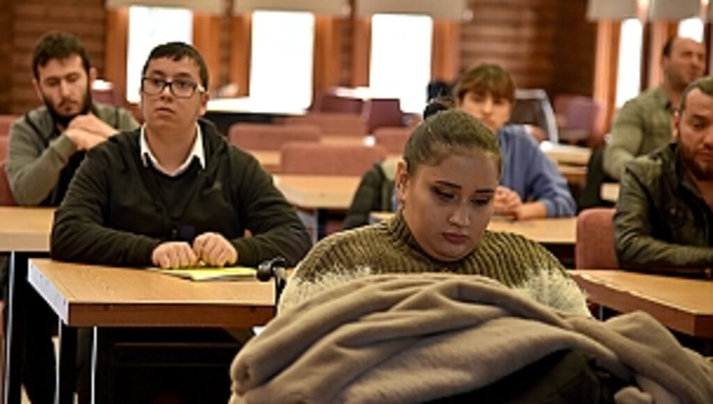 Büyükşehir'den Engelli Bireylere E-KPSS Desteği