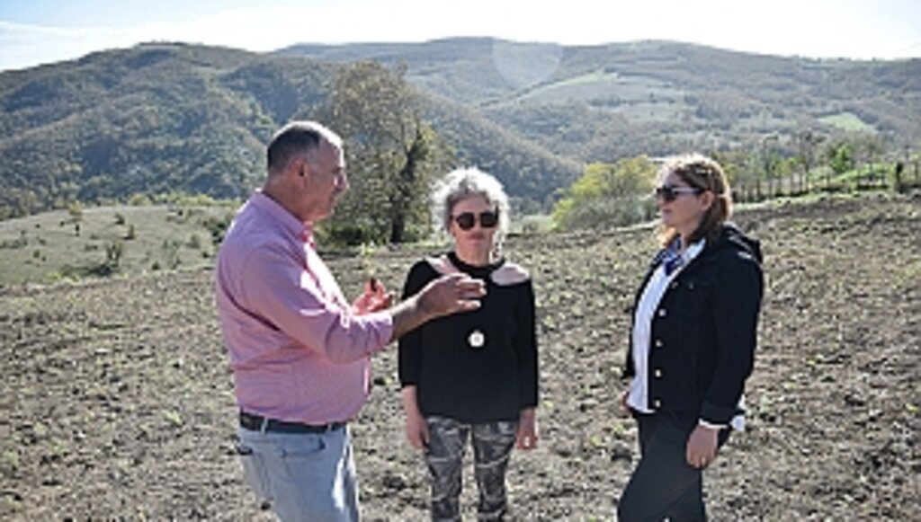 Büyükşehir'in Kadın Çiftçilere Desteği Sürüyor