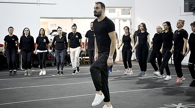 Halk Dansları Gelecek Kuşaklara Aktarılıyor
