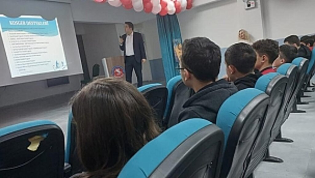 Lise Öğrencilerine Samsun Kariyer Eğitimi Programı Başladı