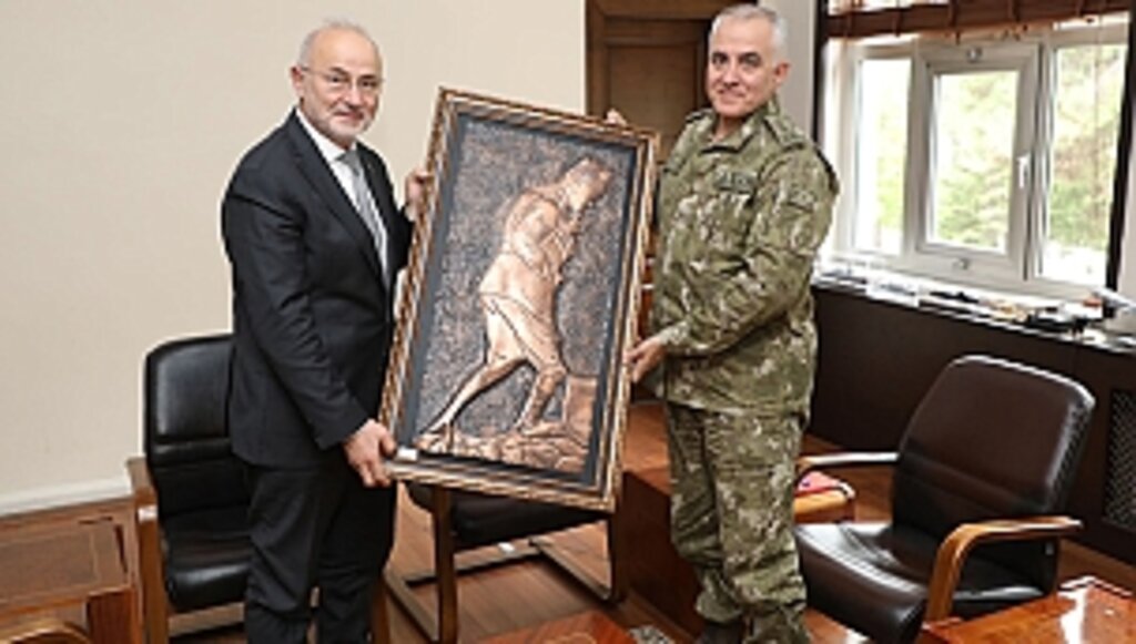 Rektör Ünal'dan Garnizon Komutanı Gazi Tümgeneral Alâ'ya Ziyaret