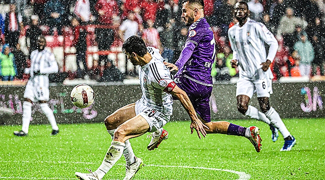 Samsunspor Beşiktaş'a da 3 Puanı Kaptırdı 1-2