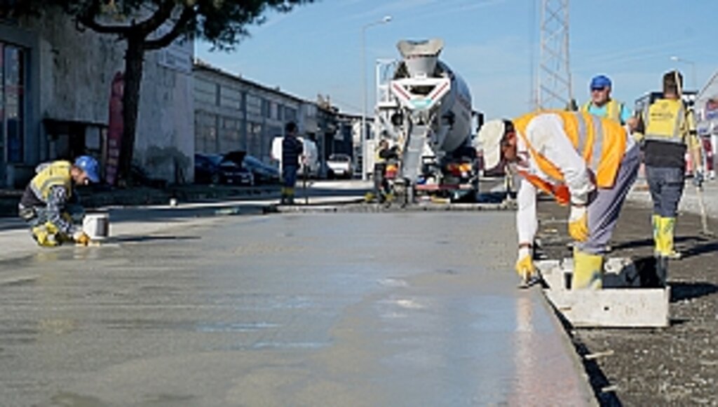 Sanayi Bölgeleri Beton Yollarla Kaplanıyor