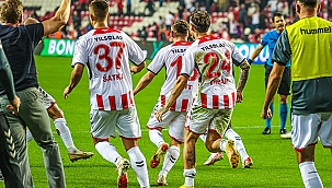 Süper Lig'deki İlk galibiyetini Aldı 2-1