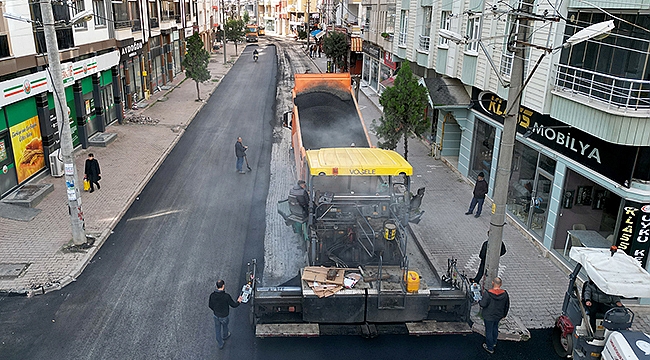 Bafra'da Yollar Sıcak Asfalt İle Kaplanıyor 