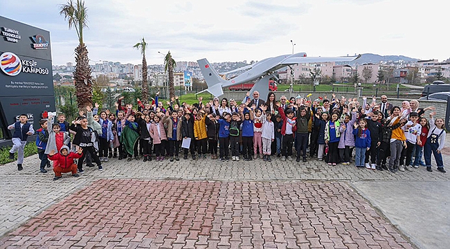 Karaaslan ve Başkan Sandıkçı'dan Akıncı TİHA Pozu