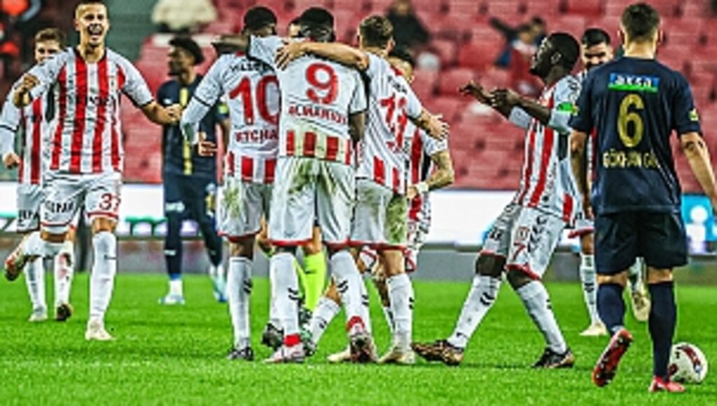 Samsunspor Paşa'ya Acımadı 4 - 2
