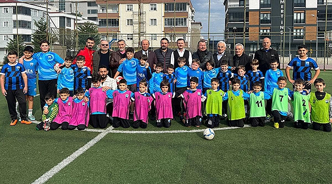 Gençlerden Yahya Çınkıl'a Yoğun İlgi