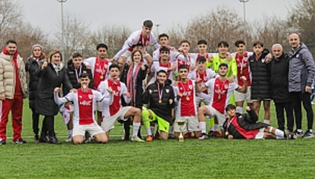 Özel Canik Uğur Okulları A.L Samsun Şampiyonu 