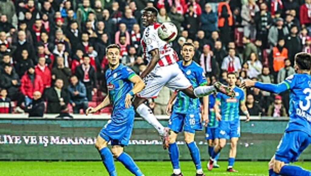 Karadeniz Derbisi Samsunspor'un 3-0