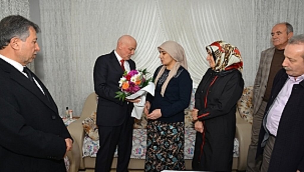 Şenol Kul Terme'deki Depremzede Aileleri Ziyaret Etti