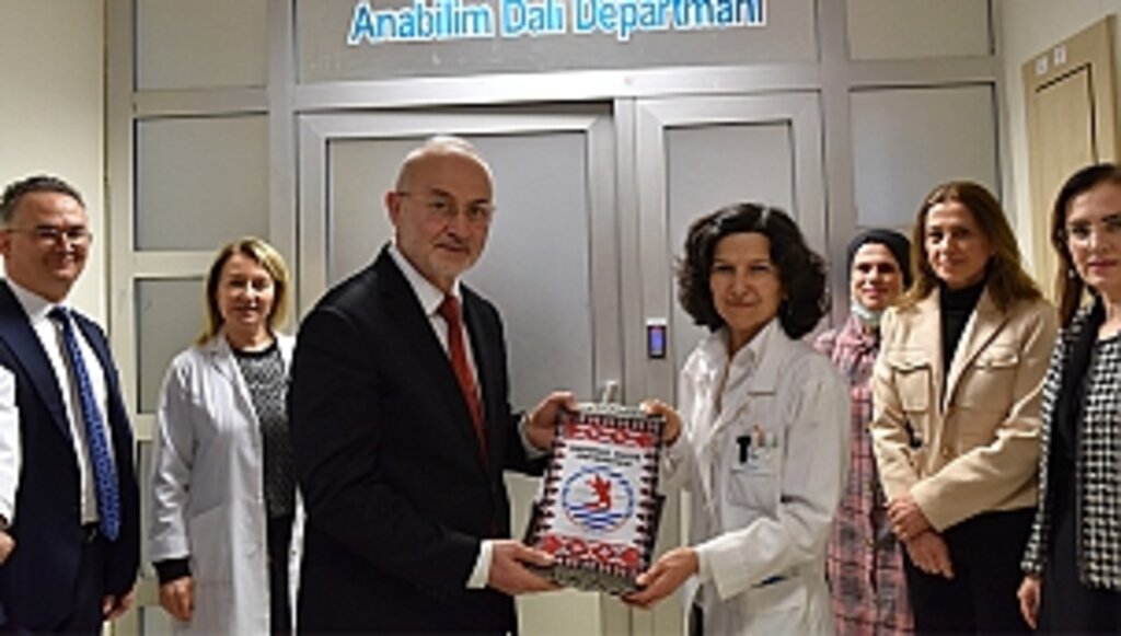 14 Mart Tıp Bayramı'nda Rektör Ünal'dan Tıp Fakültesine Tebrik Ziyareti