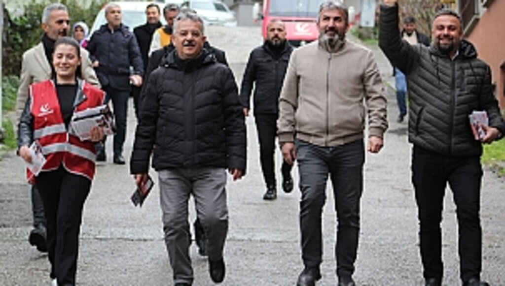 5 Yıl Hizmet Ettiği Yere Bu Kadar Afiş Yaptırıyorsa Hizmet Etmemiş Demektir