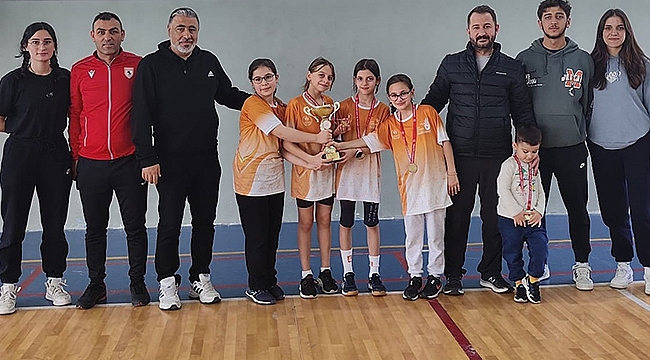 Badminton Okul Sporları Küçük Kız/Erkek Müsabakaları Sona Erdi