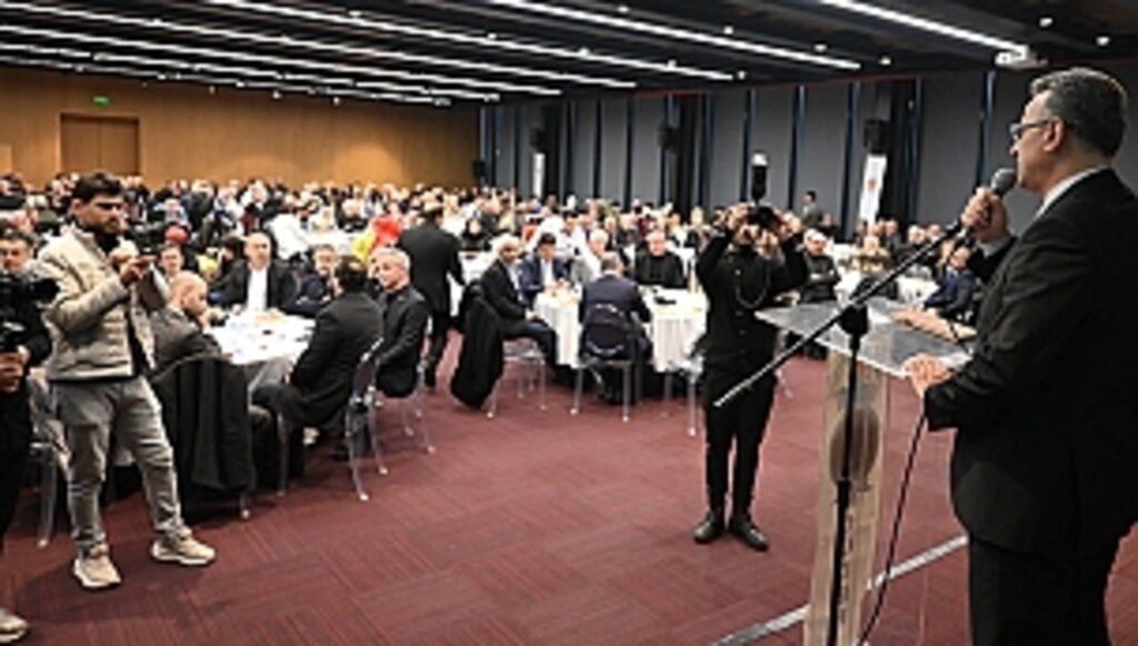 Başarısızlığını Sloganlarla Örtüyor!