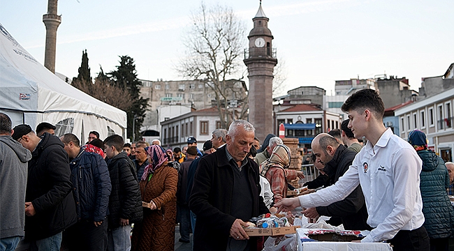 Büyükşehir'in İftar Sofrası Samsunluları Bir Araya Getiriyor