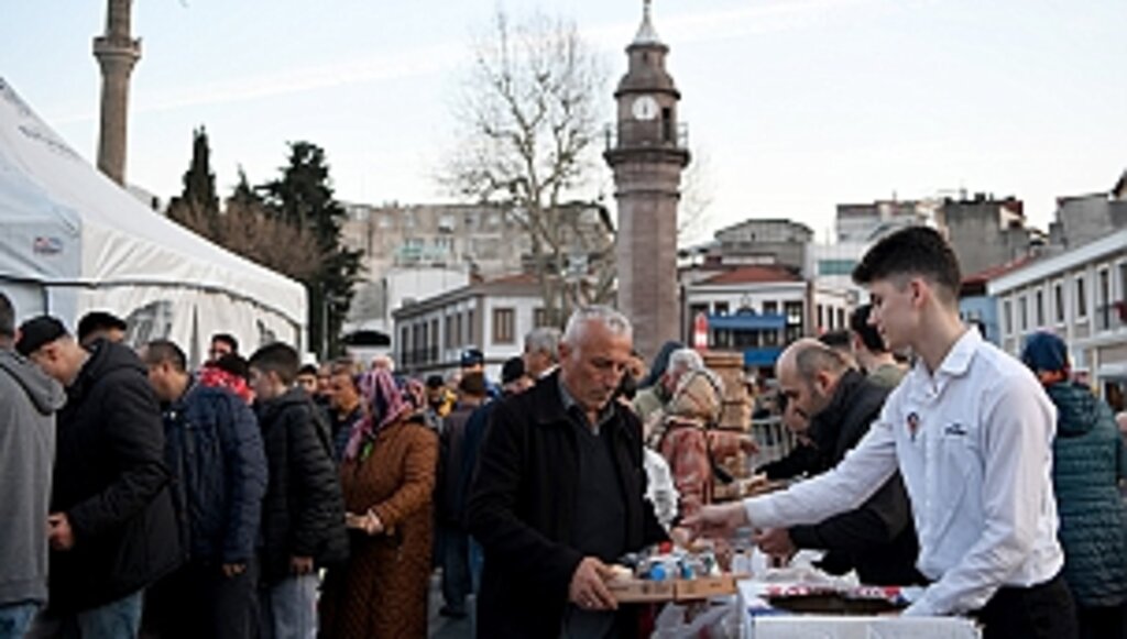 Büyükşehir'in İftar Sofrası Samsunluları Bir Araya Getiriyor