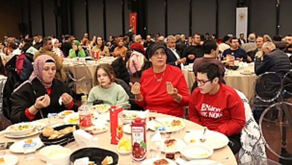 Büyükşehirden "Kardeşlik Engel Tanımaz" İftar Programı