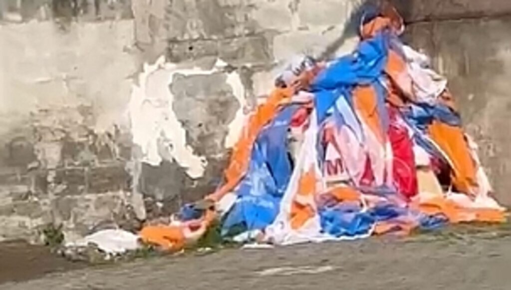 Çarşamba'da Afiş ve Pankartlara Saldırı