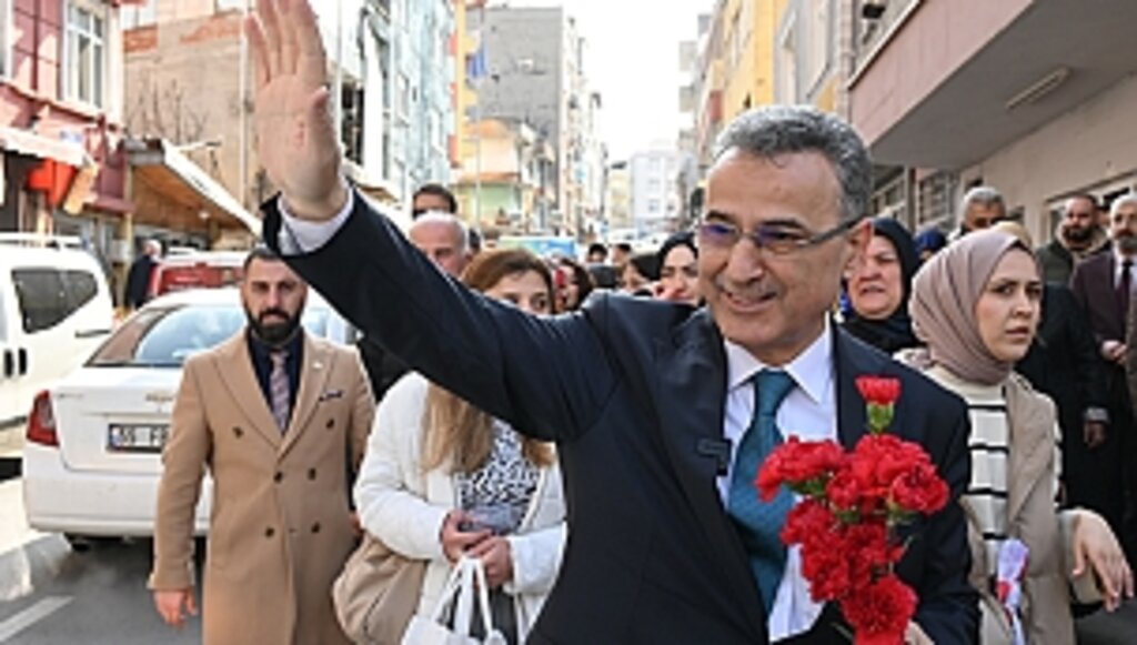 Dar Gelirli Öğrencilere Okul Bitene Kadar Burs!